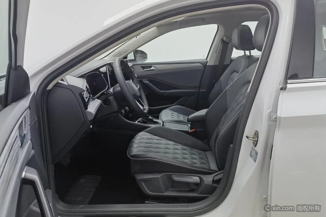Volkswagen Sagitar 300TSI DSG Beyond Edition