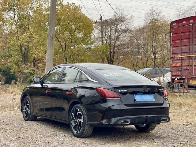MG MG5 Facelift 300TGI DCT Green Luxury Ultimate Edition