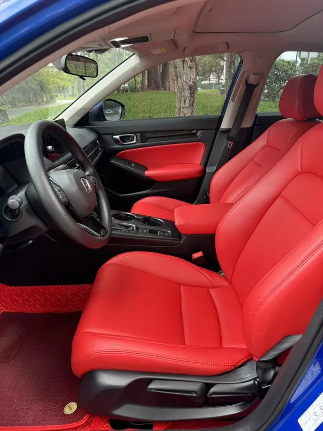 Honda Civic 240TURBO CVT Momentum Edition