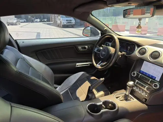 Ford Mustang 2.3T EcoBoost