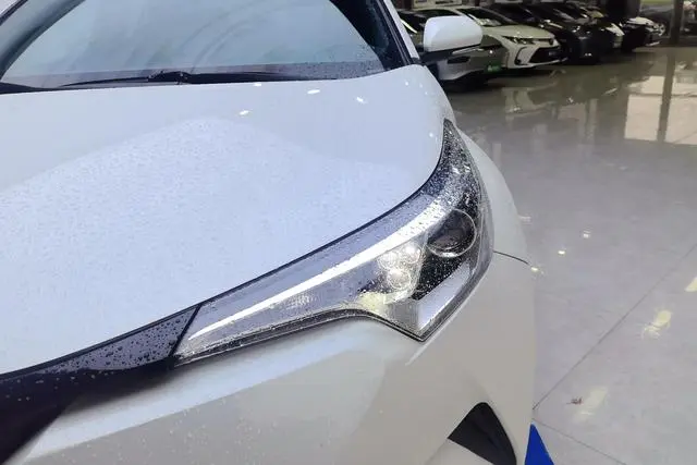 TOYOTA IZOA 2.0L Yixiang Edition