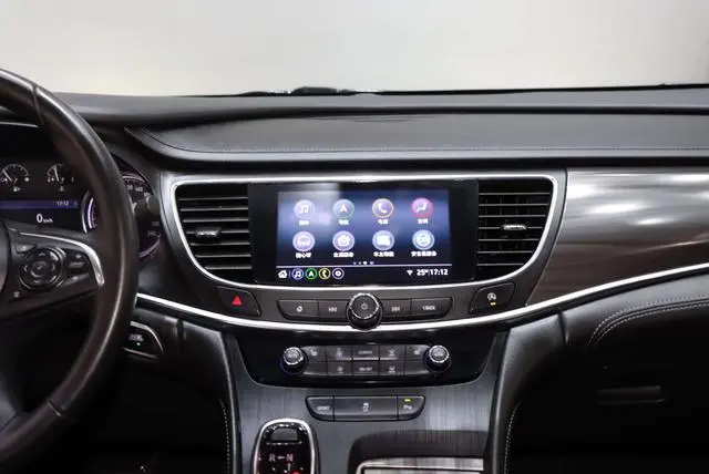 Buick Lacrosse 652T luxury