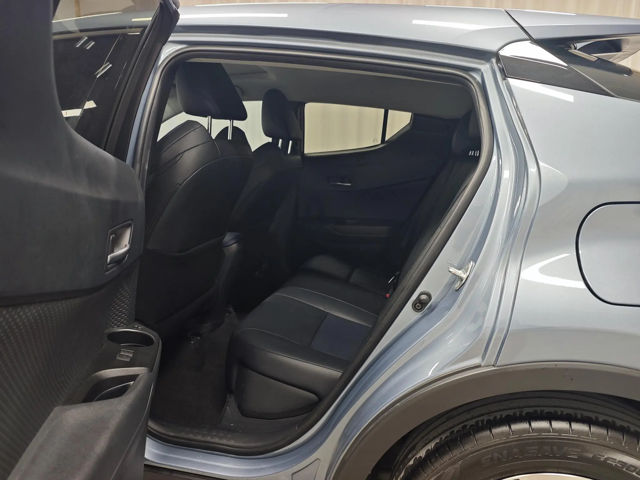 TOYOTA Toyota C-HR 2.0L Deluxe Edition