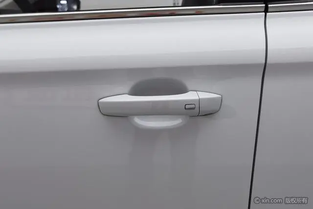 Roewe Roewe i5 Facelift 1.5L CVT Diamond edition