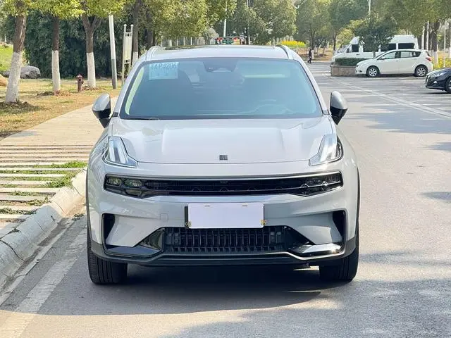LYNK & CO Lynk & Co. 06 EM-P PHEV Remix Pro