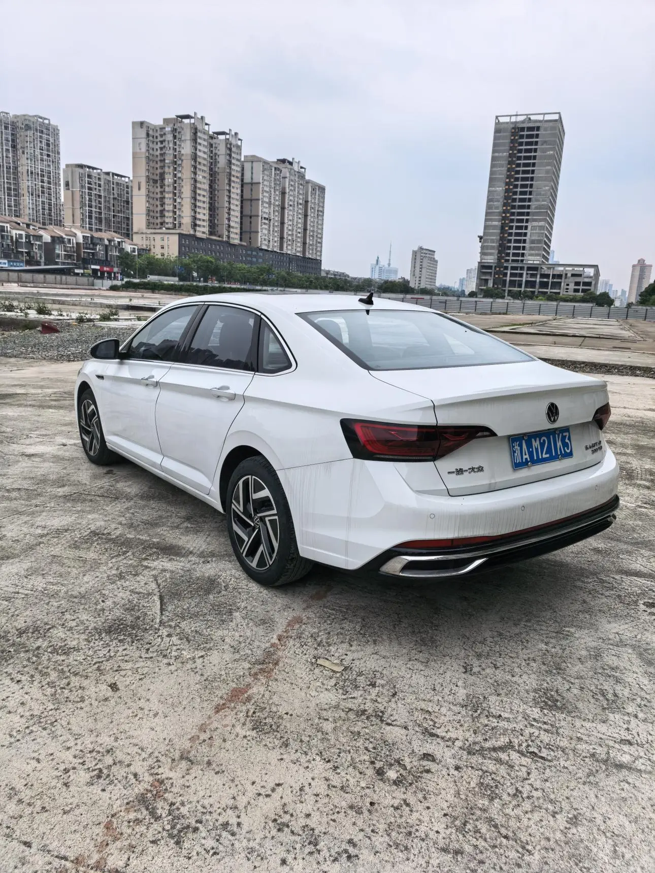 Volkswagen Sagitar 200TSI DSG Flying Edition