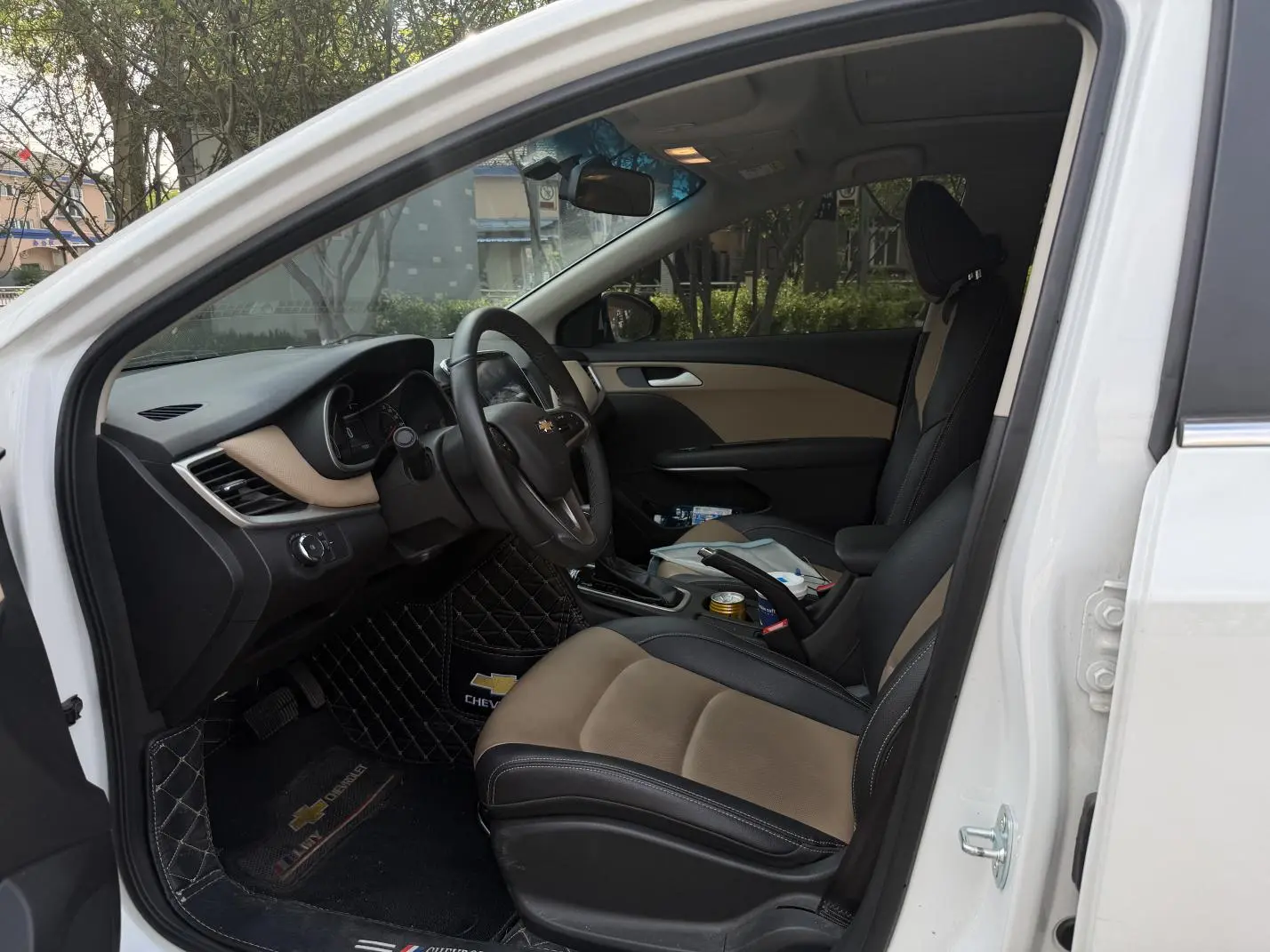 Chevrolet Cruze 320 automatic Enjoy Skylight version