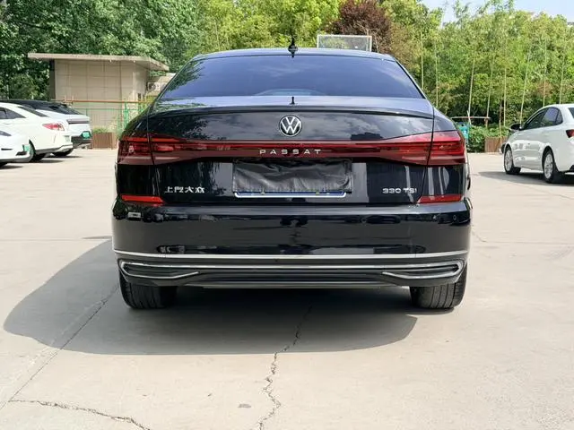 Volkswagen Passat 330TSI Elite Edition