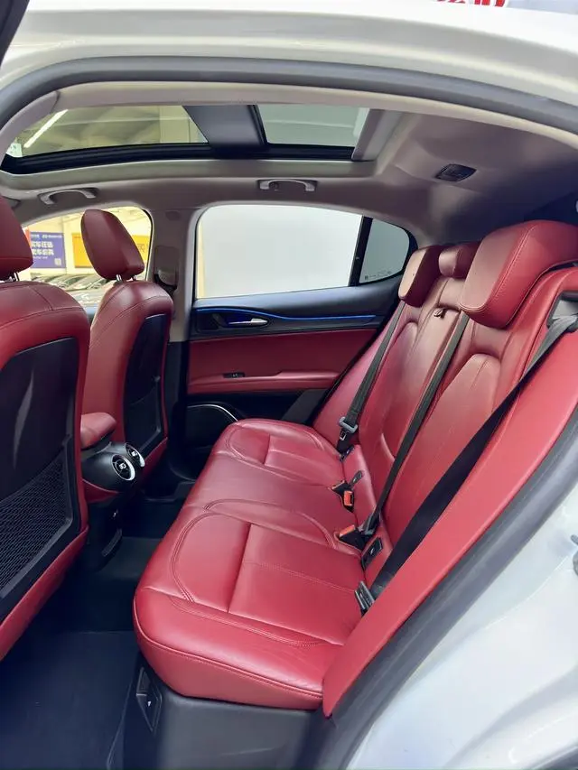 Alfa Romeo Stelvio 2.0T 200HP Elite Edition
