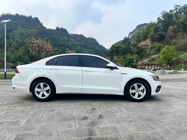 Volkswagen Lingdu 230TSI DSG Fashion Edition