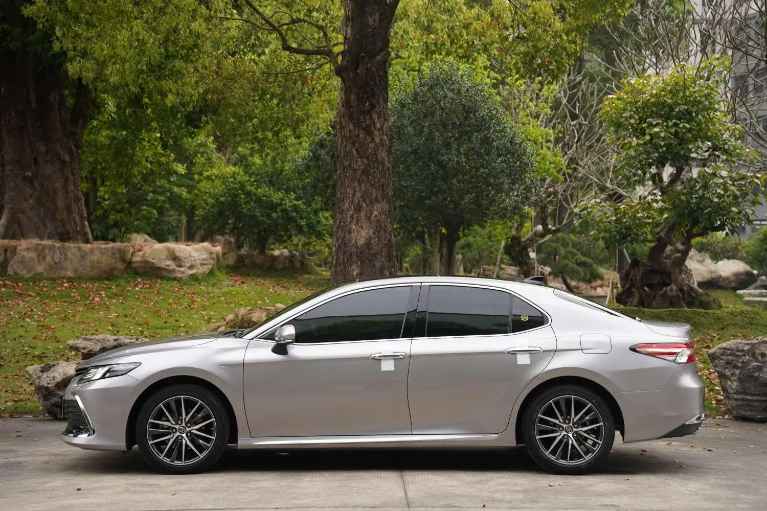 TOYOTA Camry 2.5G Deluxe Edition