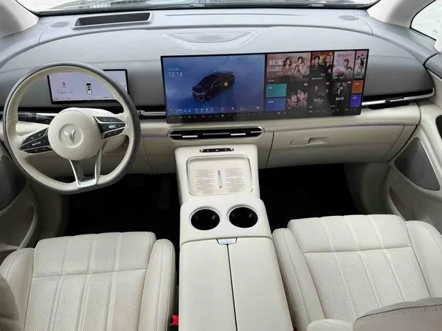 VOYAH Lantu Dreamer PHEV Four-wheel drive flagship Kunpeng Edition
