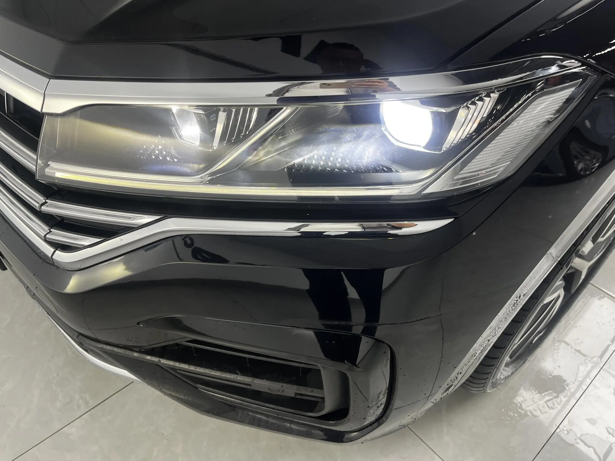 Volkswagen Touareg 3.0 TSI Sharp Front Version Country V