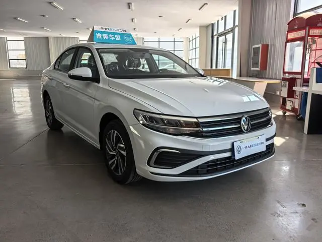 Volkswagen Bora 200TSI DSG Yuexing Navigation Edition