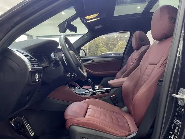 BMW BMW X4 xDrive25i M Sports Yao Ye Suit