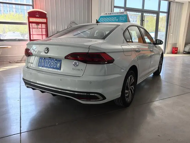 Volkswagen Bora 200TSI DSG Yuexing Navigation Edition
