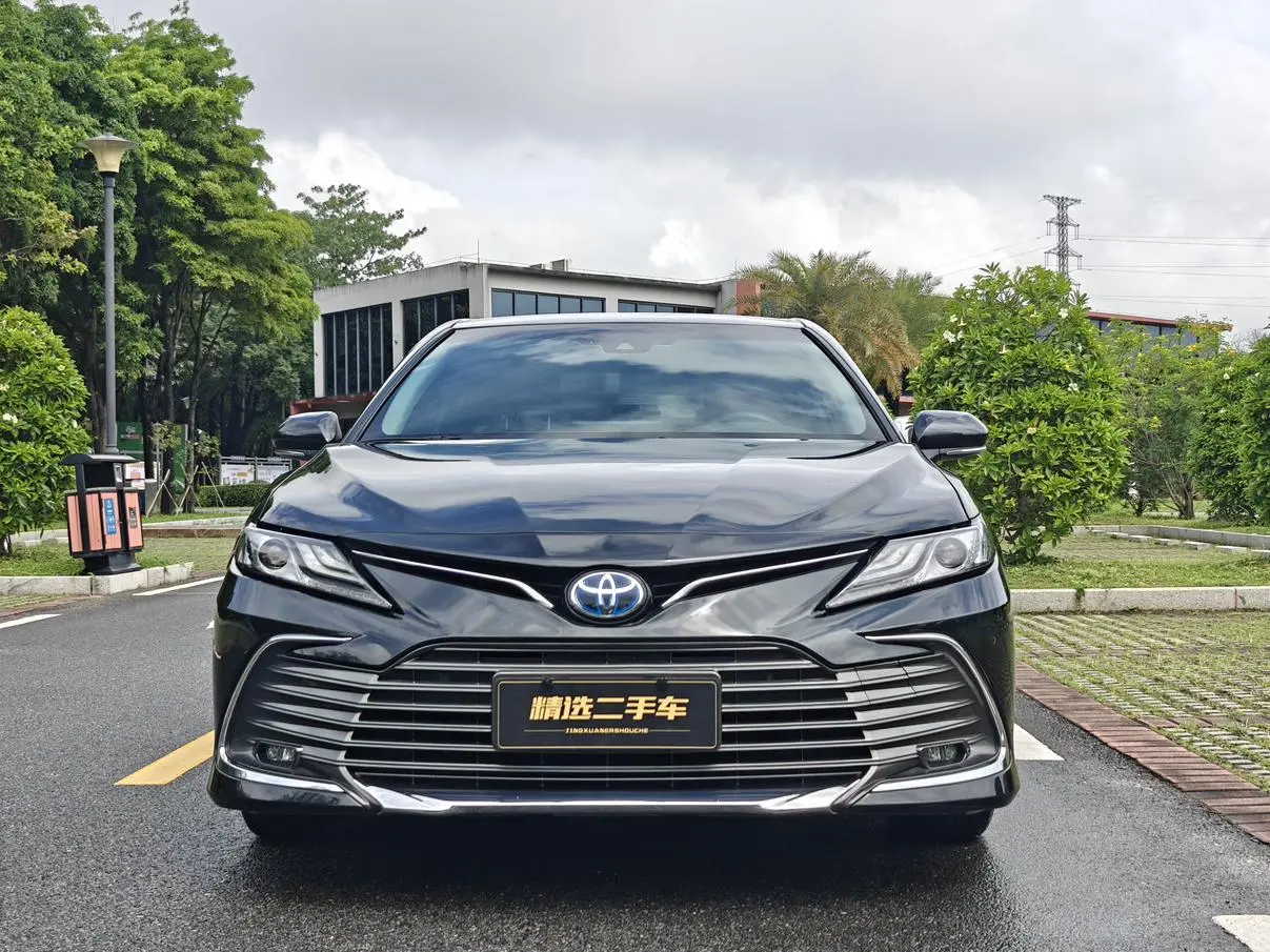 TOYOTA Camry Dual Engine 2.5HG Deluxe Edition
