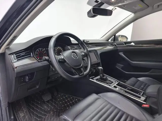 Volkswagen Magotan 330TSI DSG Luxury Country VI