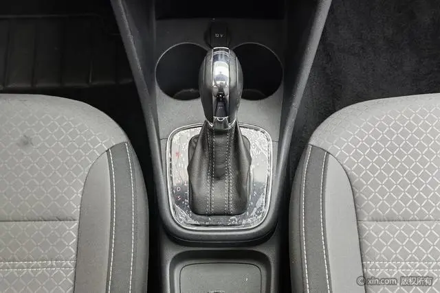 Volkswagen Polo 1.5L Cross Polo automatic