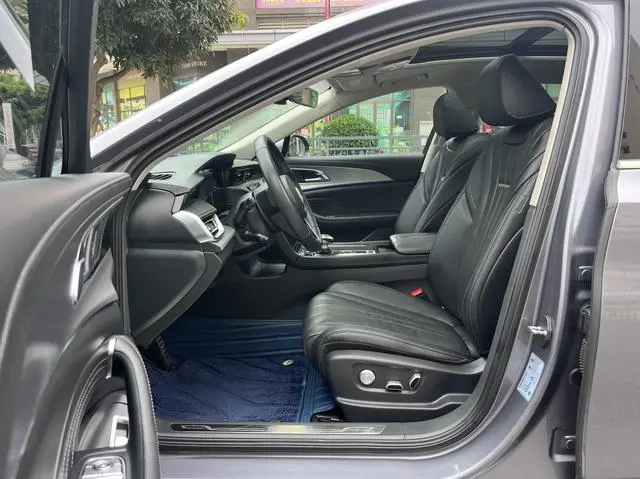 Hongqi Hongqi H5 2.0T Automatic Zhilian Qichang Version
