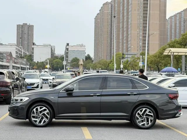 Volkswagen Sagitar 200TSI DSG Beyond Edition