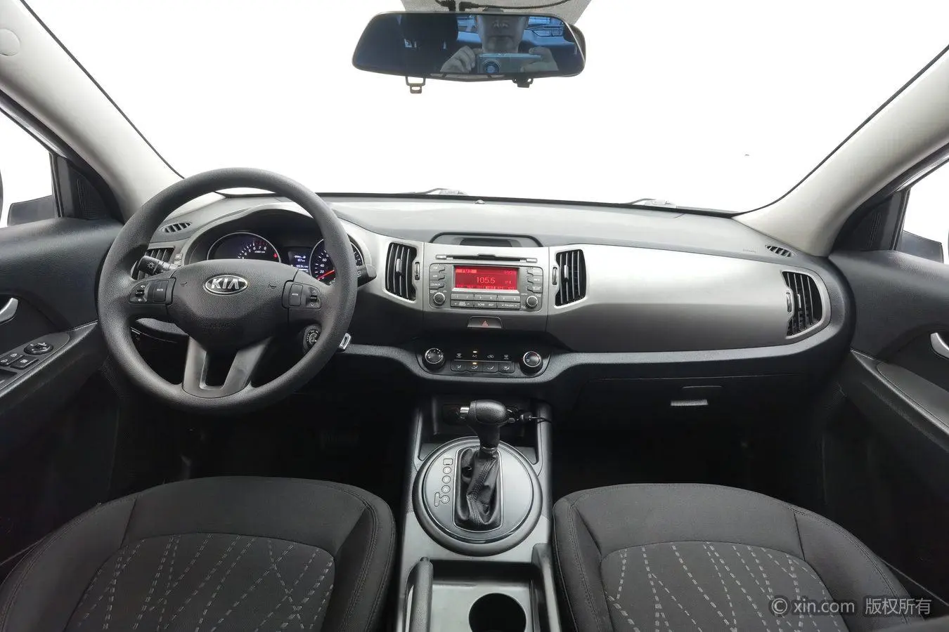 Kia Smart running 2.0L automatic two-wheel drive version GL