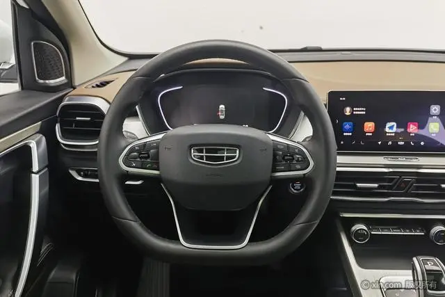 Geely Binyue 260T DCT Ranger Country VI