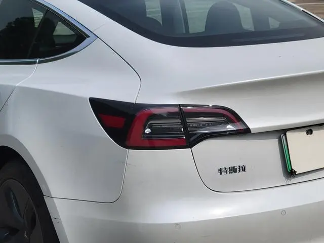 Tesla Model 3 Upgraded version of standard battery life rear drive
