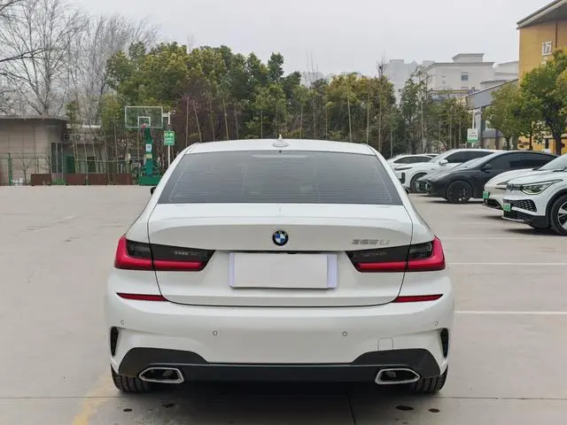 BMW BMW 3 Series Facelift 325Li M sports suit