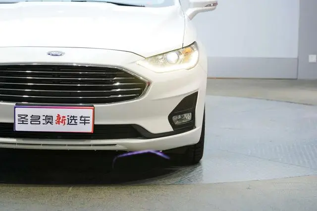 Ford Mondeo EcoBoost 180 fashion type