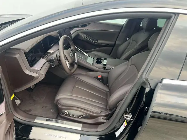 Denza Denza Z9 DM 1100 four-wheel drive Max version