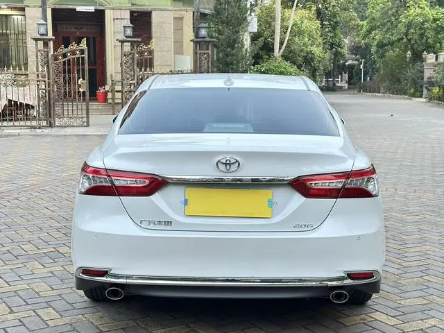 TOYOTA Camry 2.0G Deluxe Edition
