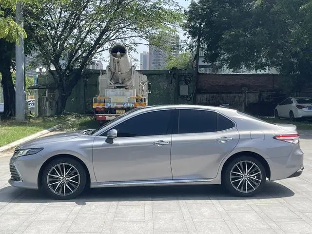 TOYOTA Camry 2.5G Deluxe Edition