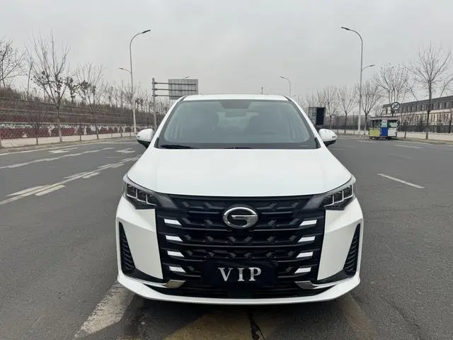 GAC Trumpchi M6 270T Automatic Deluxe Edition 7 seats