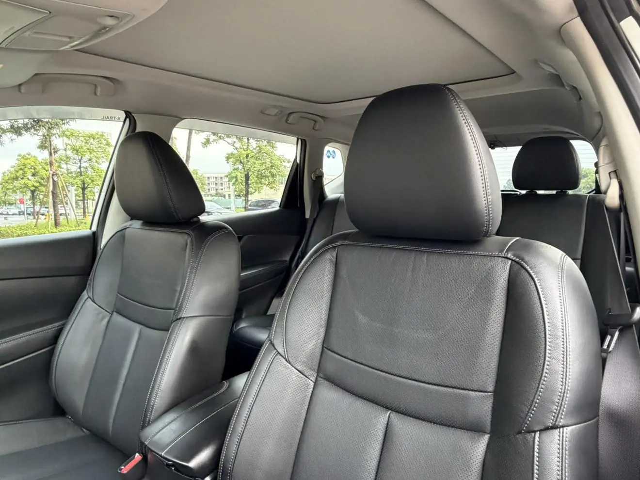 Nissan Qijun 2.0L CVT Zhilian seven-seater Comfort Edition 2WD