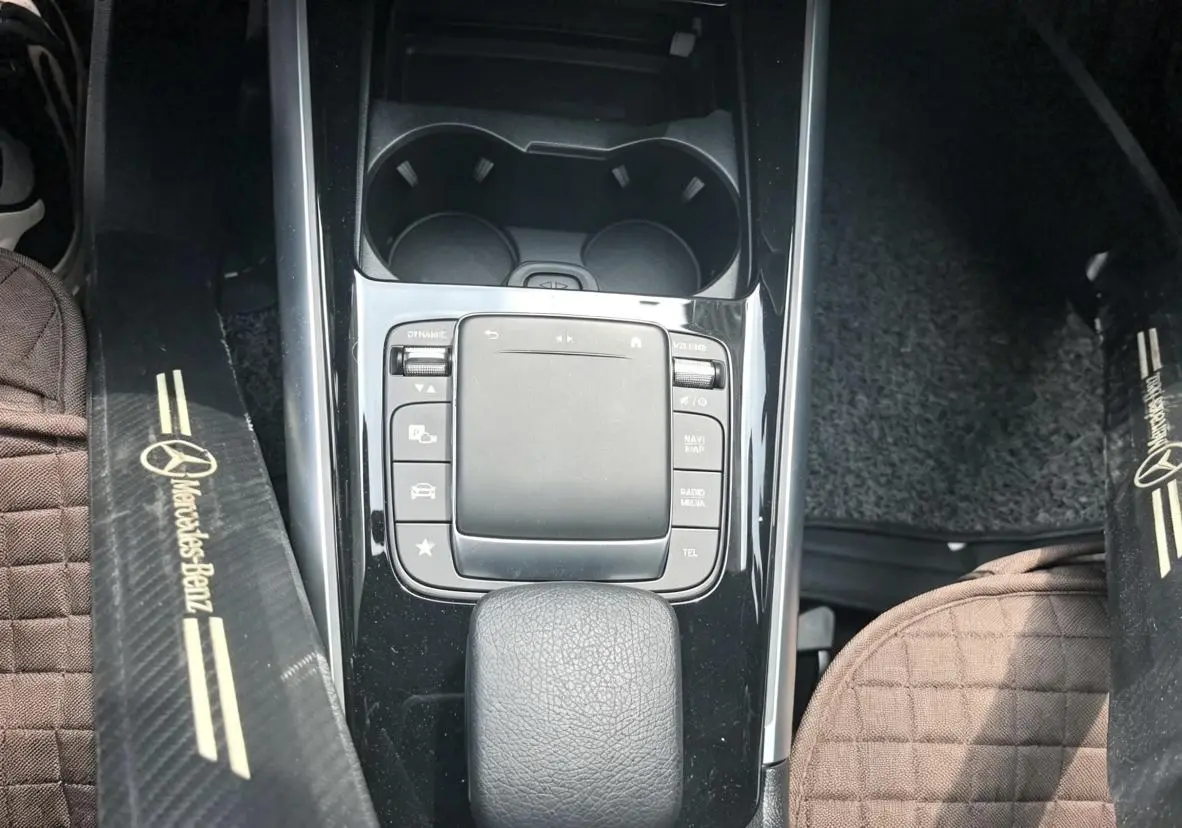 Mercedes-Benz Mercedes-Benz GLA GLA 220