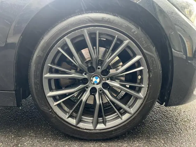 BMW BMW 3 Series 330i M Sports Yao Ye Suit