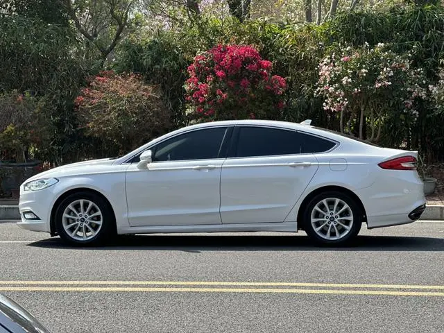 Ford Mondeo EcoBoost 180 fashion type