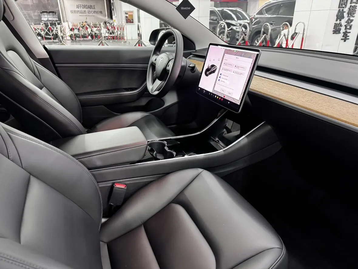 Tesla Model 3 Upgraded version of standard battery life rear drive