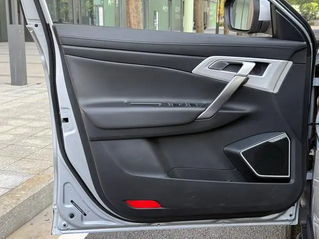Geely Boyue 1.8TD DCT two-wheel drive intelligent 4G connected version