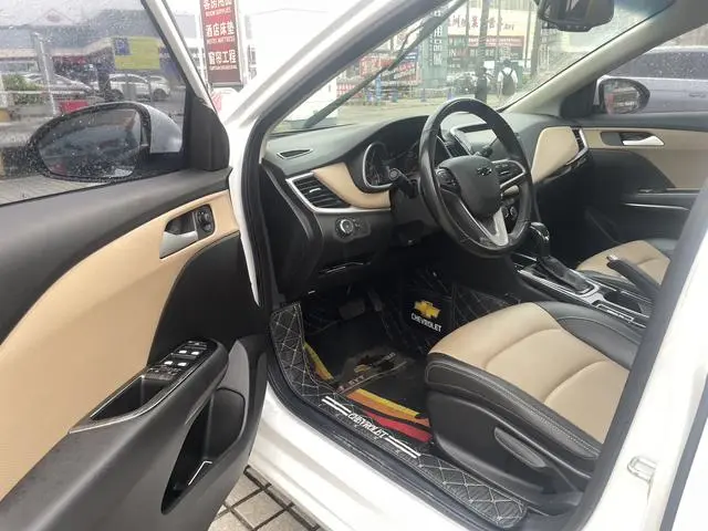 Chevrolet Cruze 320 automatic Enjoy Skylight version