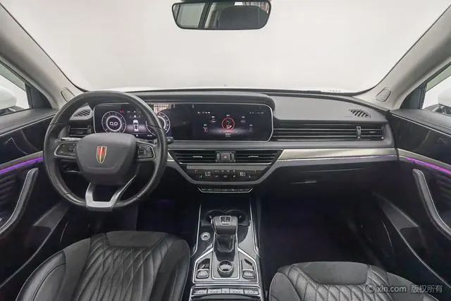 Hongqi Hongqi HS5 Facelift 2.0T Zhilian flag enjoy four-wheel drive version