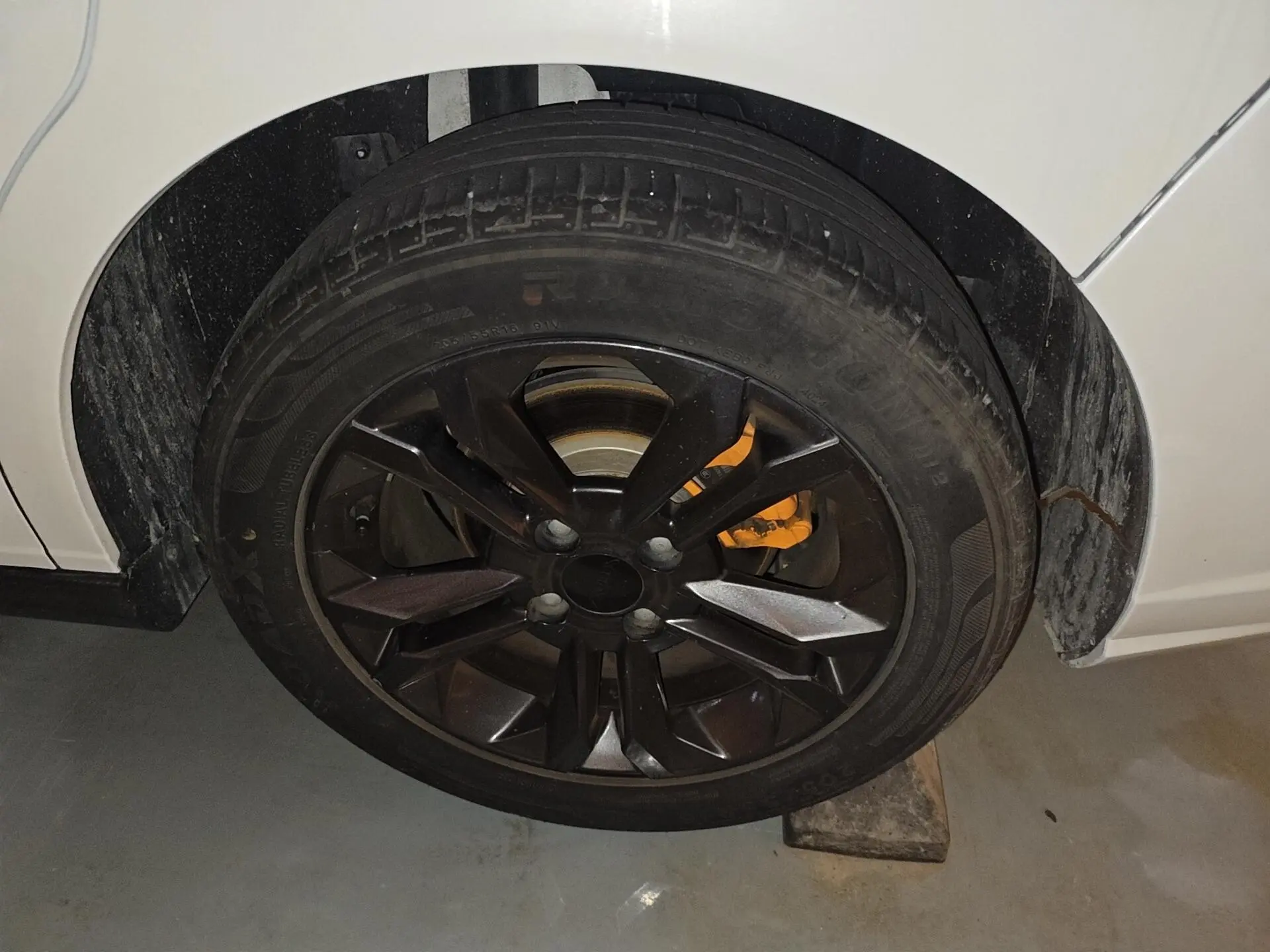 Dongfeng Fengshen Yi Hyun Mach version 1.5L automatic Wind Chasing version