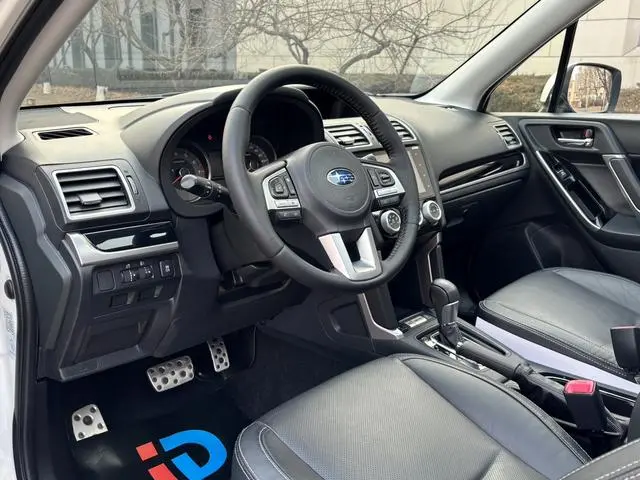 Subaru FORESTER Forester 2.0i Fashion Navigation Version