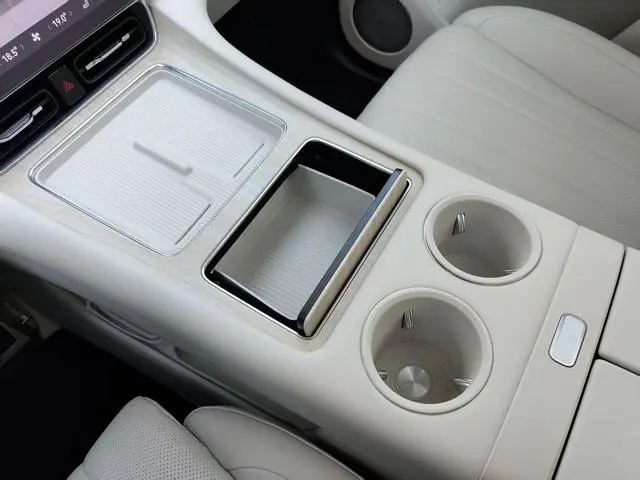 AITO Ask the world M8 Extended range Max+ five-seater version