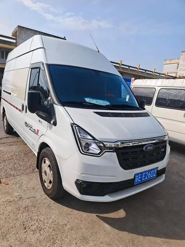 Ford The new generation of Quanshun Pro 2.2T manual van long axle 3 seats mid-top