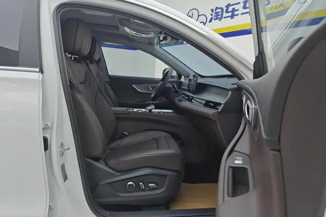 Chery Fulwin Tiggo 8 PRO Champion Edition 290T two-wheel drive Peak Edition 5 seats