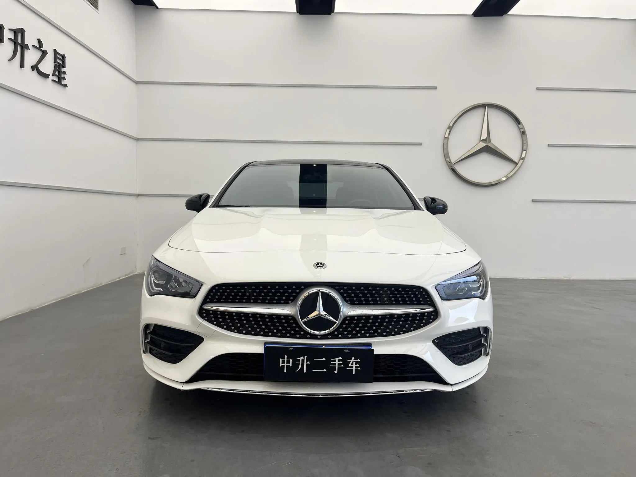Mercedes-Benz Mercedes-Benz CLA CLA 200 four-door coupe