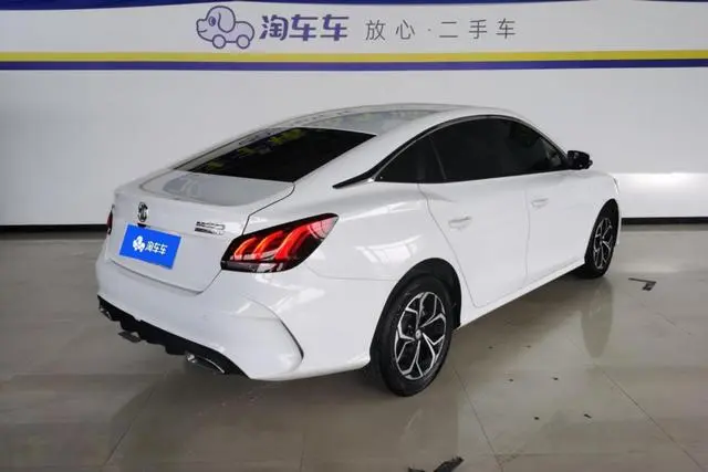 MG MG5 180DVVT CVT Youth Deluxe Edition