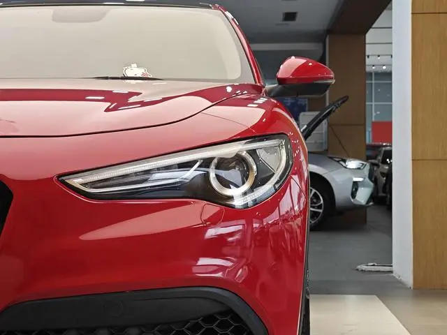 Alfa Romeo Stelvio 2.0T 200HP Elite Edition